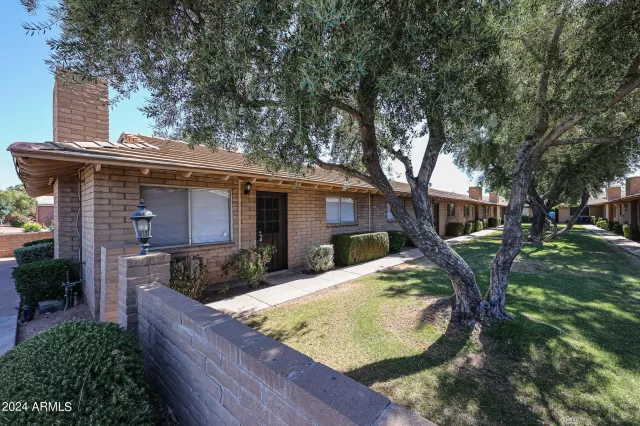 MLS: 6717460 Condo For Sale