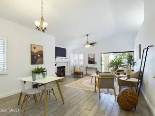 Photo #5: 6717638 Listing