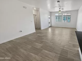 Photo #2: 6717644 Listing 