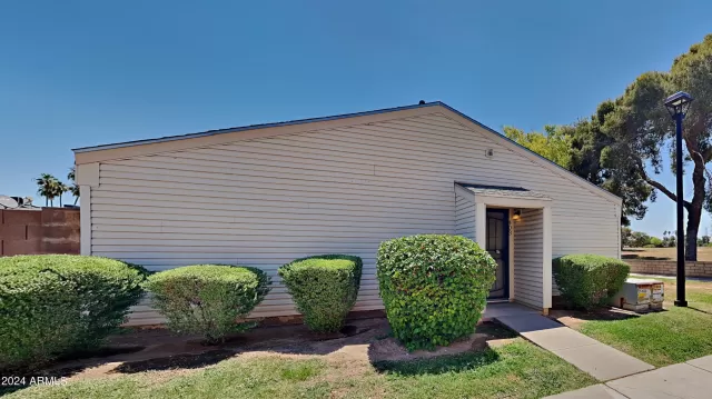 MLS: 6717692 Condo For Sale