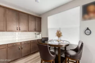 Photo #5: 6718527 Listing