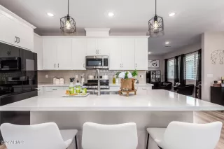 Photo #5: 6718553 Listing