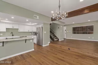 Photo #6: 6718917 Listing