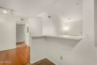 Photo #5: 6719068 Listing