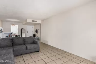 Photo #5: 6719237 Listing 