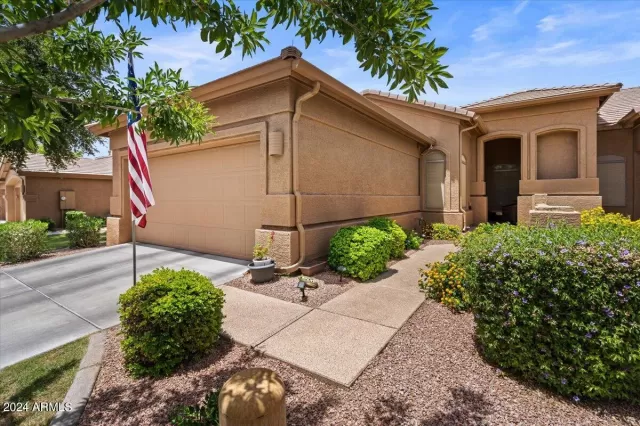 MLS: 6719720 Condo For Sale