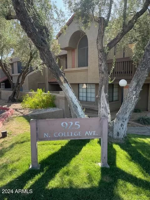 MLS: 6719886 Condo For Sale