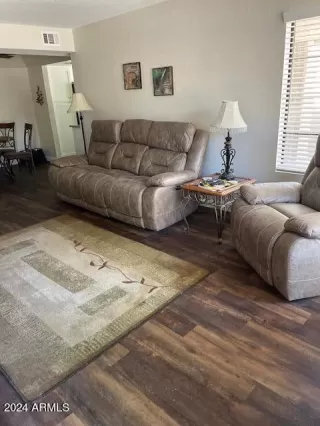 Photo #4: 6719886 Listing