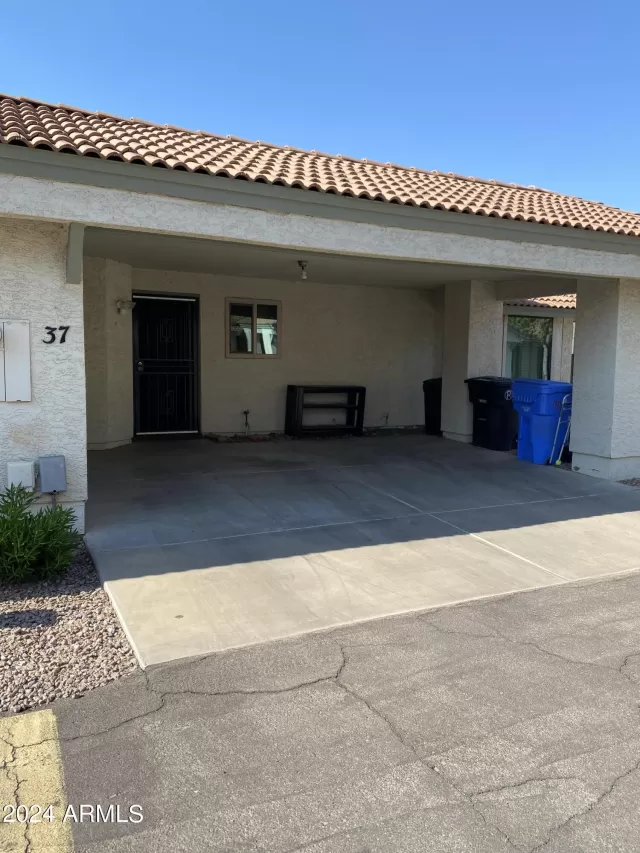 MLS: 6720086 Condo For Sale