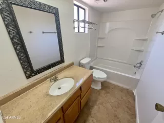 Photo #4: 6720206 Listing