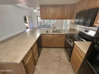 Photo #6: 6720206 Listing