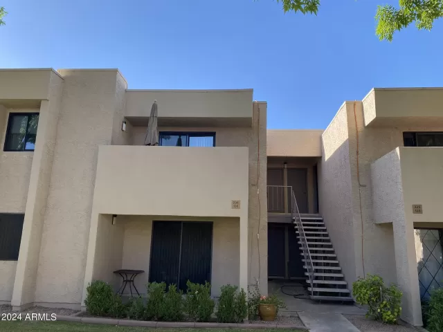 MLS: 6720238 Condo For Sale