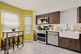 Photo #5: 6720398 Listing