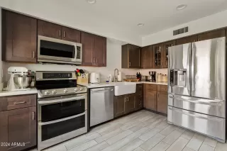 Photo #6: 6720398 Listing