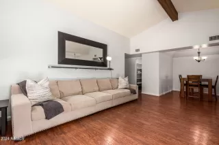 Photo #4: 6720803 Listing