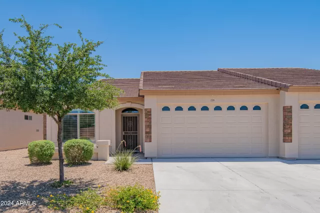 MLS: 6721093 Condo For Sale