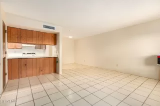 Photo #5: 6721143 Listing