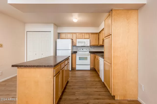 MLS: 6721212 Condo For Sale