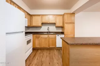 Photo #1: 6721212 Listing 