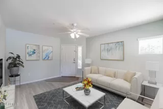 Photo #5: 6721273 Listing