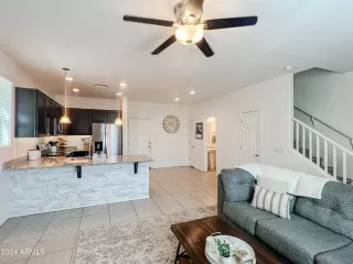 Photo #2: 6721471 Listing