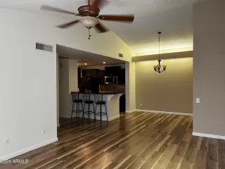 Photo #5: 6721611 Listing