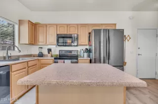 Photo #2: 6721706 Listing