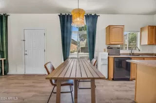 Photo #3: 6721706 Listing