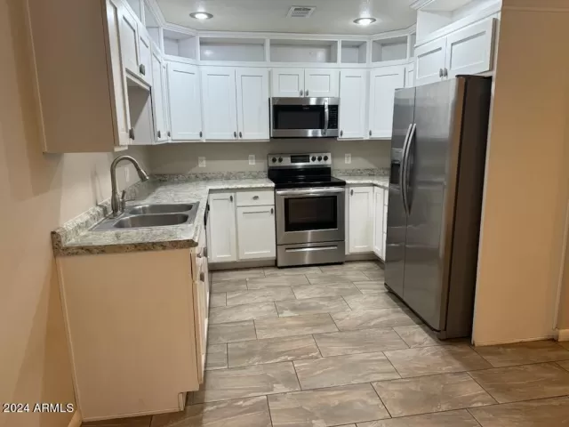 MLS: 6721937 Condo For Sale