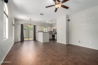 Photo #4: 6722185 Listing