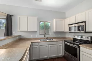 Photo #5: 6722185 Listing