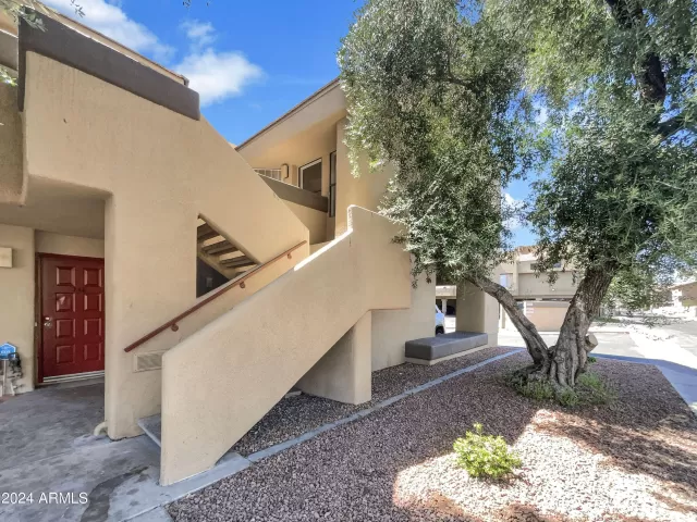 MLS: 6722253 Condo For Sale