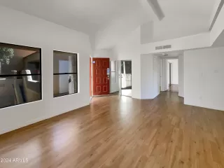 Photo #3: 6722253 Listing