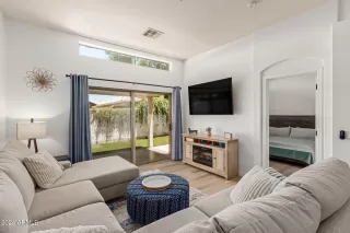 Photo #5: 6722646 Listing