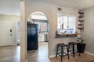 Photo #3: 6722918 Listing