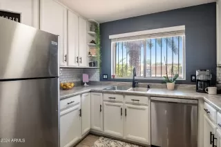 Photo #5: 6722918 Listing