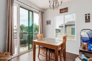 Photo #5: 6723328 Listing