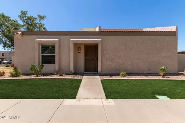 MLS: 6723699 Condo For Sale