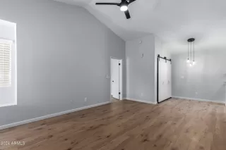 Photo #6: 6723967 Listing