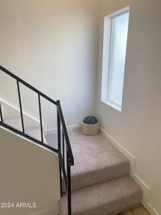 Photo #6: 6724286 Listing