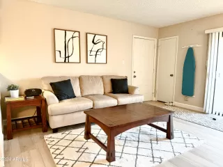 Photo #1: 6724336 Listing 