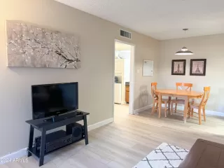 Photo #3: 6724336 Listing 