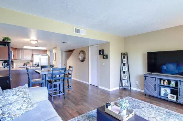 MLS: 6724549 Condo For Sale
