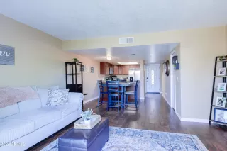 Photo #3: 6724549 Listing 