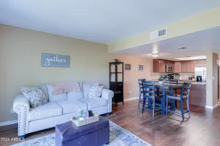 Photo #4: 6724549 Listing 