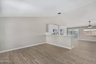 Photo #5: 6724651 Listing