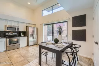 Photo #5: 6724730 Listing