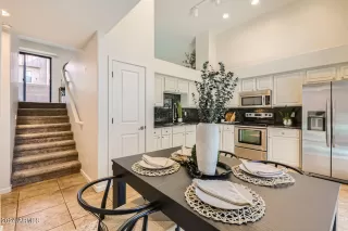 Photo #6: 6724730 Listing