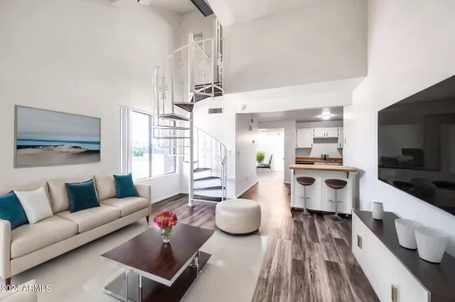 MLS: 6724936 Condo For Sale