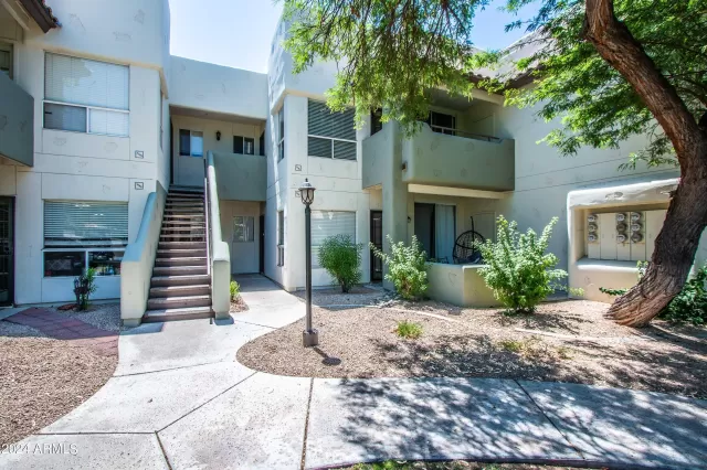 MLS: 6724952 Condo For Sale